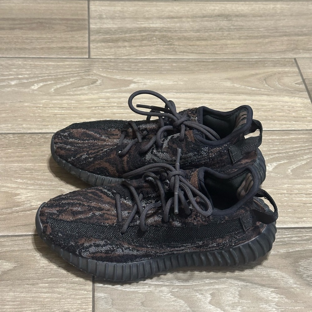 Adidas Yeezy Boost 350 V2 Sneakers